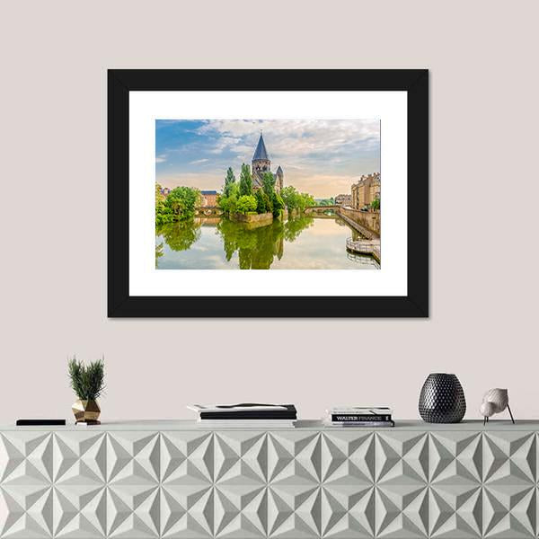 Neuf Temple France Canvas Wall Art-1 Piece-Framed Print-20" x 16"-Tiaracle