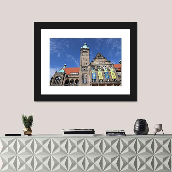 New Town Hall In Germany Canvas Wall Art-1 Piece-Framed Print-20" x 16"-Tiaracle