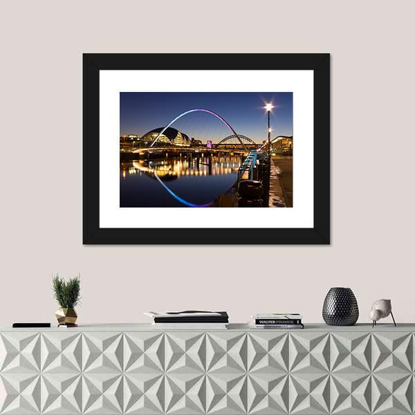 Newcastle Quayside At Night Canvas Wall Art-1 Piece-Framed Print-20" x 16"-Tiaracle