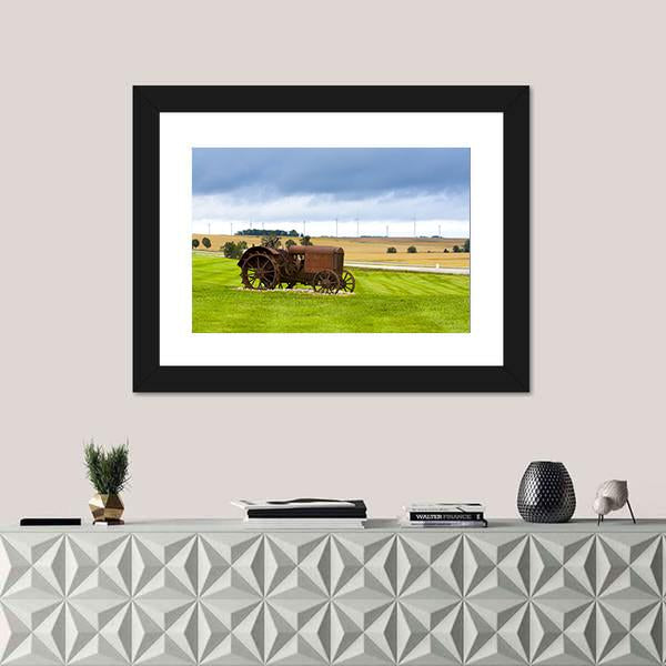 Old Rusty Tractor Canvas Wall Art-1 Piece-Framed Print-20" x 16"-Tiaracle