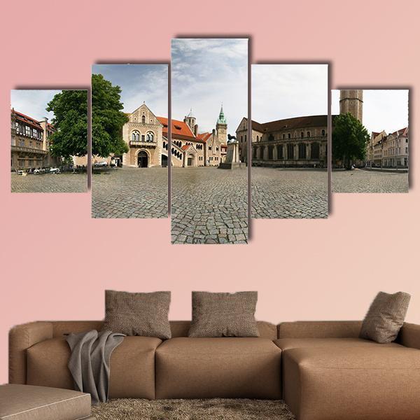 Dankwarderode Castle Canvas Wall Art-5 Star-Gallery Wrap-62" x 32"-Tiaracle