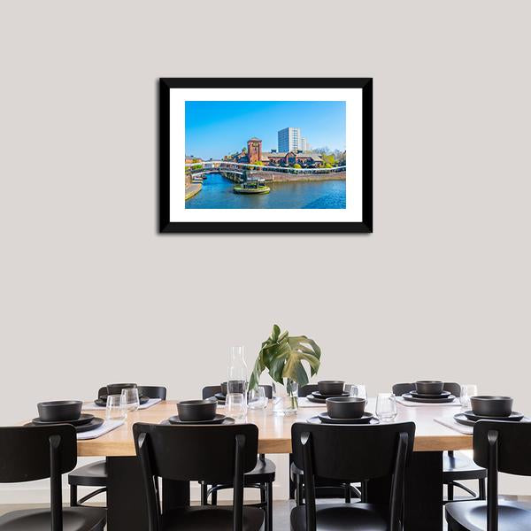 Restaurant In Birmingham Canvas Wall Art-1 Piece-Framed Print-20" x 16"-Tiaracle