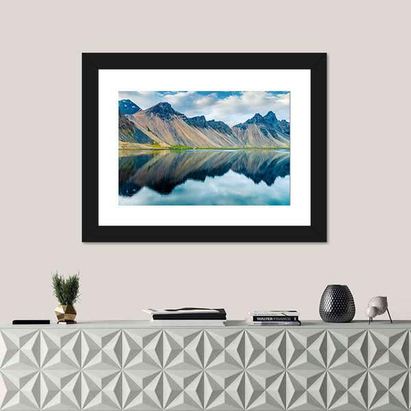 Southeastern Icelandic Coast Canvas Wall Art-1 Piece-Framed Print-20" x 16"-Tiaracle