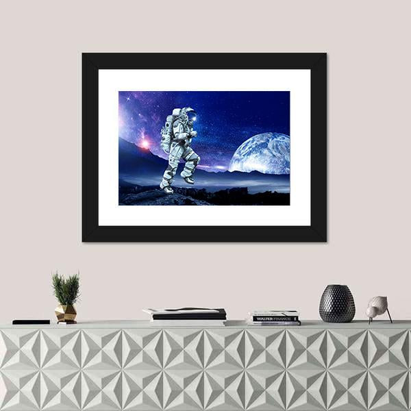 Spaceman Running Canvas Wall Art-1 Piece-Framed Print-20" x 16"-Tiaracle