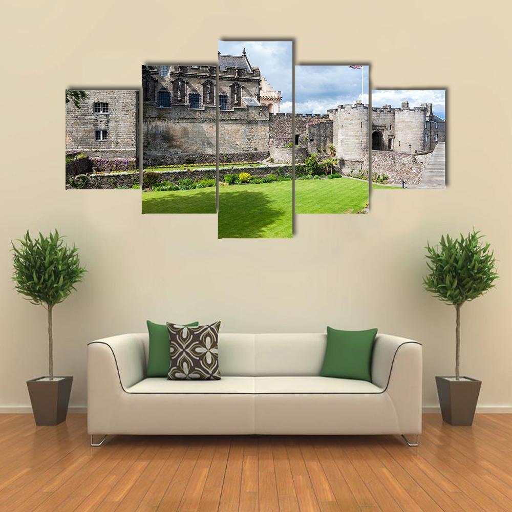Stirling Castle Canvas Wall Art-1 Piece-Gallery Wrap-48" x 32"-Tiaracle