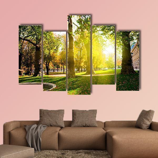 Sun Rays In Green Park Canvas Wall Art-5 Pop-Gallery Wrap-47" x 32"-Tiaracle