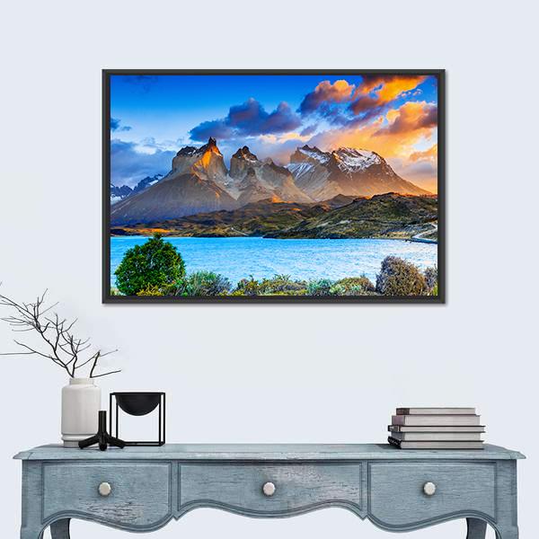 Sunrise At The Pehoe Lake Canvas Wall Art-1 Piece-Floating Frame-24" x 16"-Tiaracle