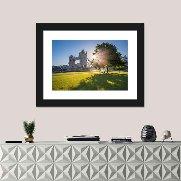 Sunrise At Tower Bridge Canvas Wall Art-1 Piece-Framed Print-20" x 16"-Tiaracle