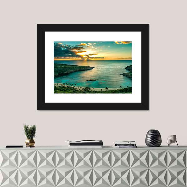 Sunrise Over Hanauma Bay On Oahu In Hawaii Canvas Wall Art-1 Piece-Framed Print-20&quot; x 16&quot;-Tiaracle