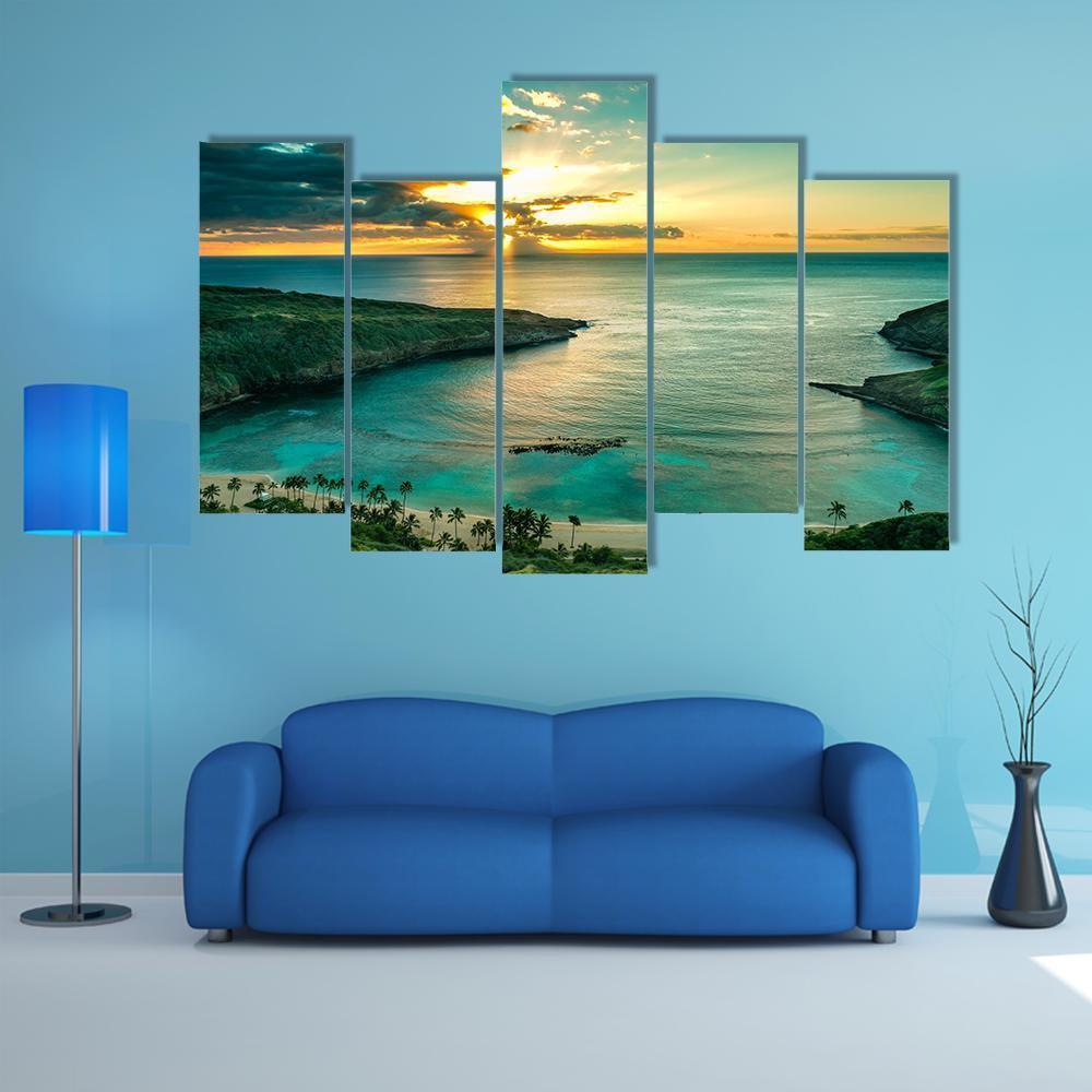Sunrise Over Hanauma Bay On Oahu In Hawaii Canvas Wall Art-1 Piece-Gallery Wrap-48" x 32"-Tiaracle