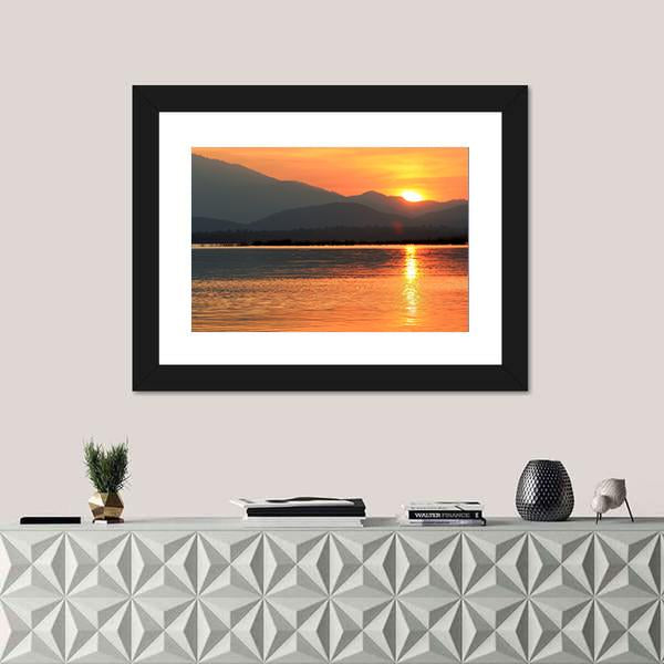 Sunset At Coast Of The Sea Canvas Wall Art-1 Piece-Framed Print-20" x 16"-Tiaracle