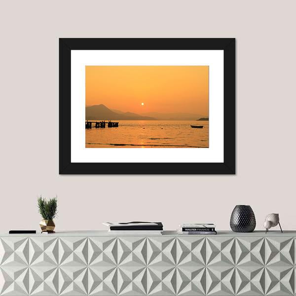 Sunset In Beach Canvas Wall Art-1 Piece-Framed Print-20" x 16"-Tiaracle