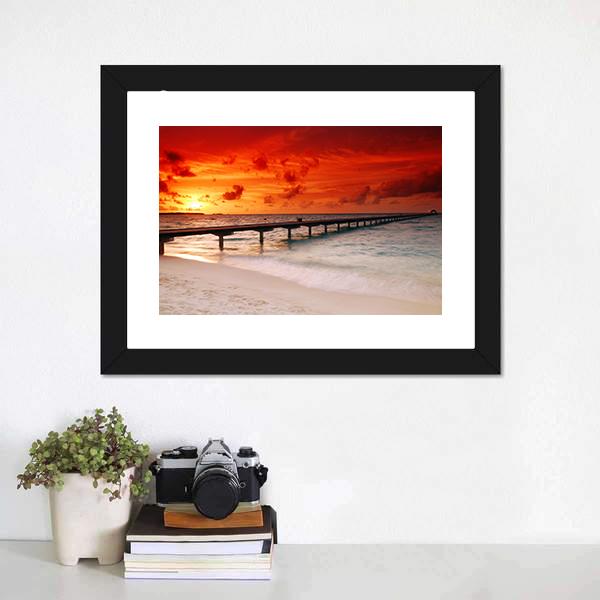 Sunset Over Jetty Canvas Wall Art-1 Piece-Framed Print-20" x 16"-Tiaracle