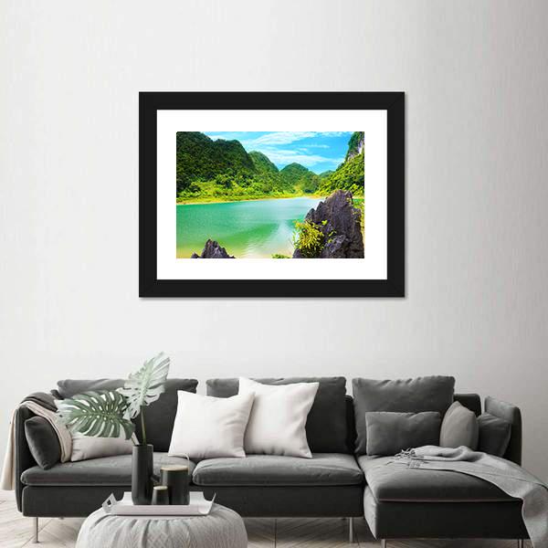 Thang Hen Lake Canvas Wall Art-1 Piece-Framed Print-20" x 16"-Tiaracle