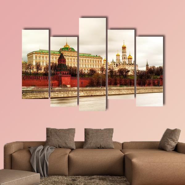 The Grand Kremlin Palace Canvas Wall Art-5 Pop-Gallery Wrap-47" x 32"-Tiaracle