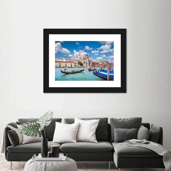 Traditional Gondolas on Canal Grande Canvas Wall Art-1 Piece-Framed Print-20" x 16"-Tiaracle