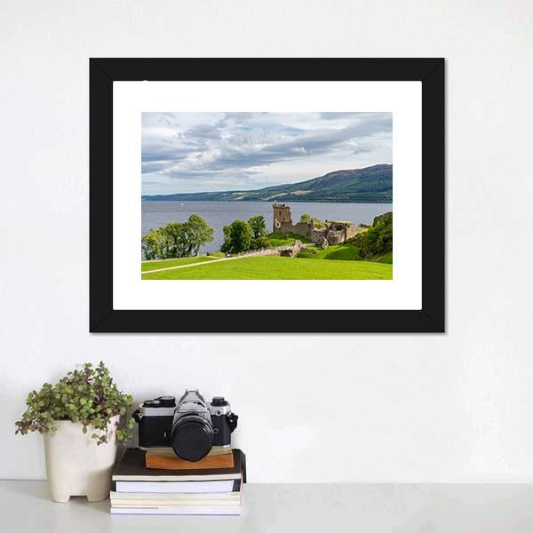 Urquhart Castle Scotland Canvas Wall Art-1 Piece-Framed Print-20" x 16"-Tiaracle