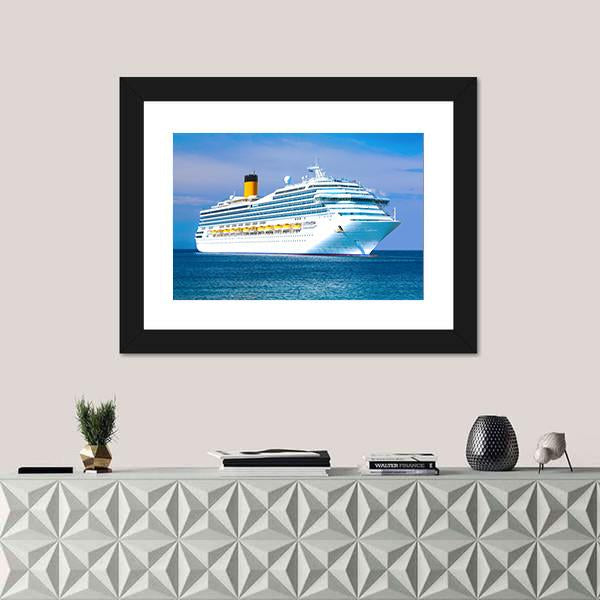 View Of Cruise Ship Canvas Wall Art-1 Piece-Framed Print-20" x 16"-Tiaracle