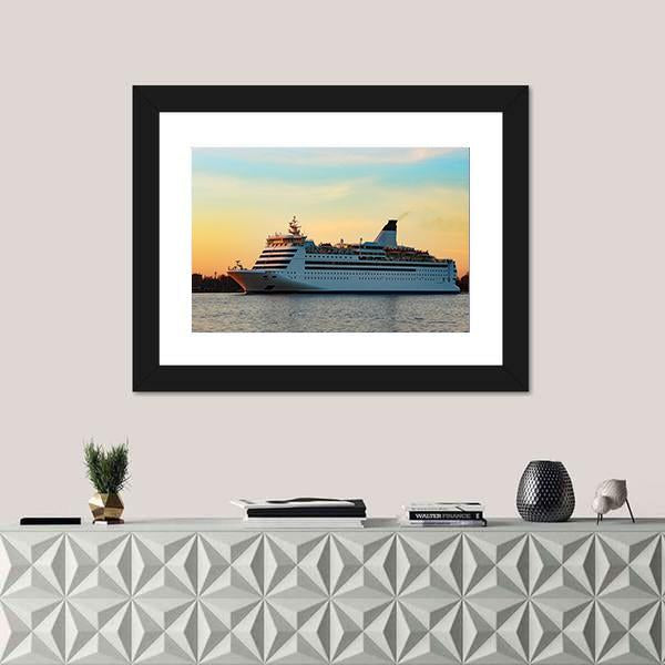 White Passenger Ship Canvas Wall Art-1 Piece-Framed Print-20" x 16"-Tiaracle