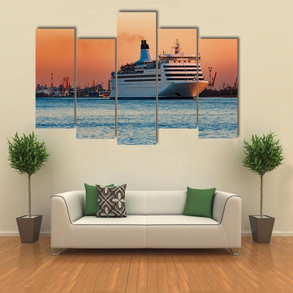 White Passenger Ship Canvas Wall Art-5 Pop-Gallery Wrap-47" x 32"-Tiaracle