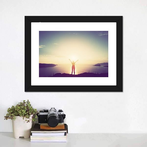 Woman On Cliff Canvas Wall Art-1 Piece-Framed Print-20" x 16"-Tiaracle